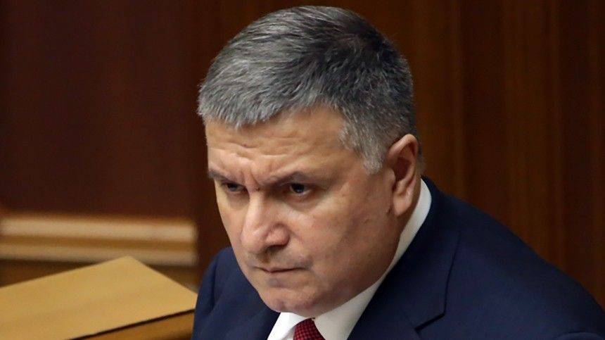 Михаил Саакашвили - Арсен Аваков - Митинг с требованием отставки главы МВД Авакова прошел в Киеве - 5-tv.ru - Украина - Киев