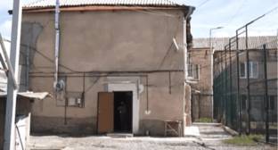 Заключенные колонии в Цхинвале нанесли себе травмы в знак протеста - kavkaz-uzel.eu - респ. Южная Осетия - Цхинвал