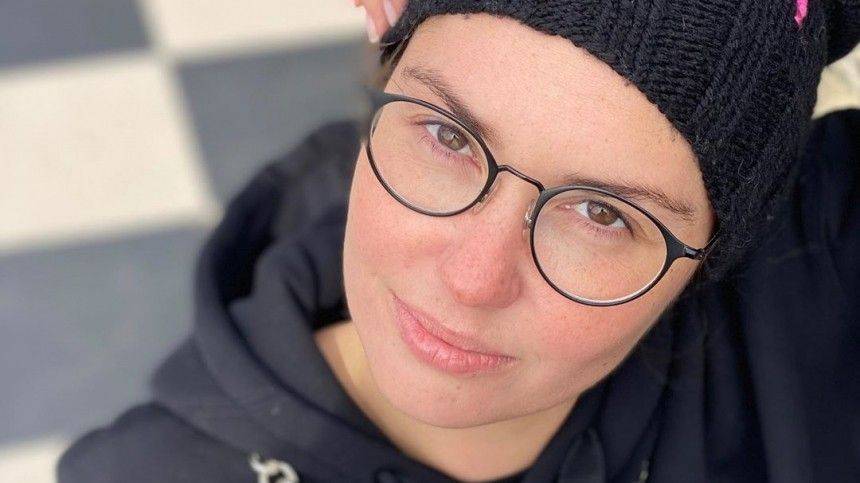 Агата Муцениеце - «Я была — пацан»: Муцениеце показала неожиданное фото из института - 5-tv.ru