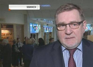 Геннадий Давыдько - Совету ветеранов Белтелерадиокомпании 30 лет - tvr.by