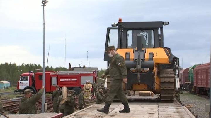 Владимир Путин - Военные восстанавливают железную дорогу в Мурманской области - vesti.ru - Россия - Нижегородская обл. - Мурманская обл.