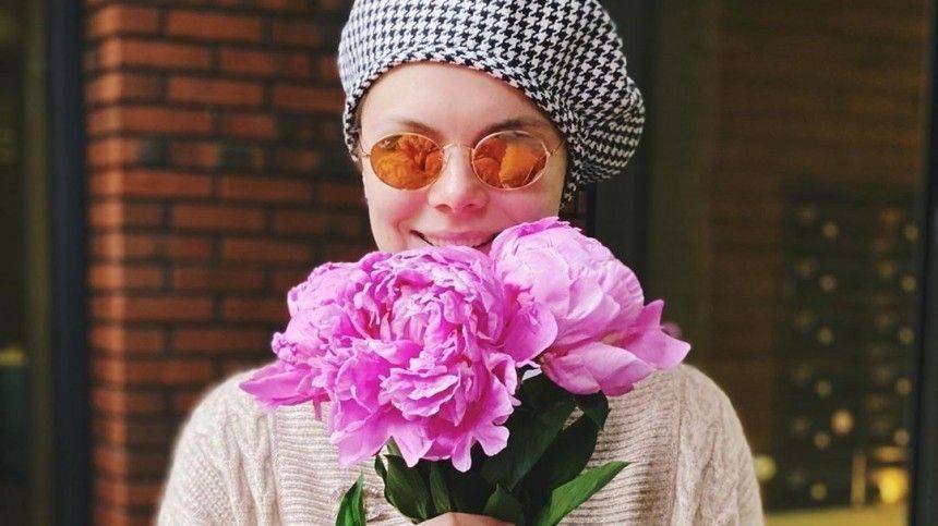 Евгений Петросян - Татьяна Брухунова - «Ой, хочу такие»: Татьяна Брухунова похвасталась туфлями от D&G - 5-tv.ru