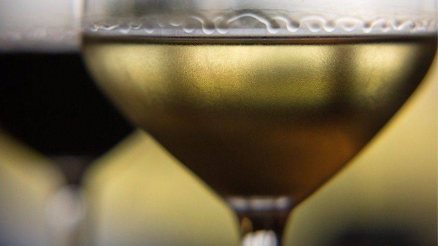 Названы самые востребованные алкогольные напитки россиян во время пандемии - 5-tv.ru - Россия - Такск
