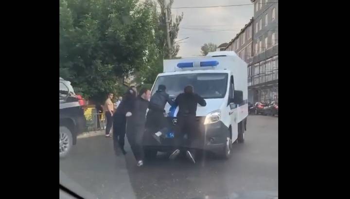 Житель Дагестана рассказал о том, как застрелил собственного сына. Видео - vesti.ru - респ. Дагестан - район Буйнакский