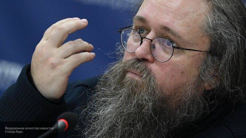 Андрей Кураев - Кураев советует скачать в сети чин молитв и затеплить лампадку дома в Родительскую субботу - nation-news.ru