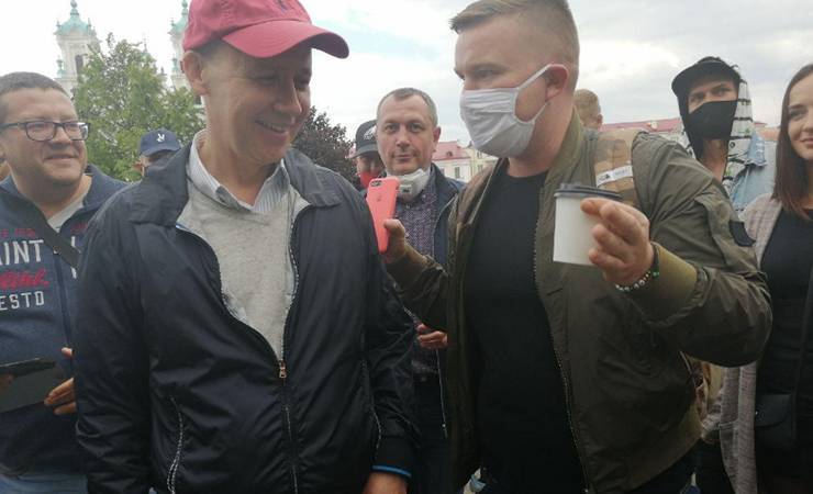 Валерий Цепкало - В армию должен быть конкурс, а суды — транслироваться в интернете. О чем говорил на встрече в Гродно Валерий Цепкало - gomel.today - Франция