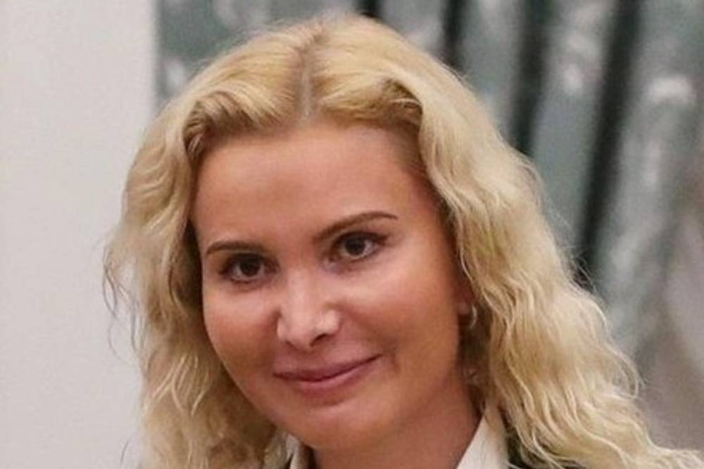 Этери Тутберидзе - Даниил Глейхенгауз - Анна Щербакова - Алена Косторная - Чемпионки-воспитанницы Этери Тутберидзе разучились стоять на коньках - mk.ru - Россия