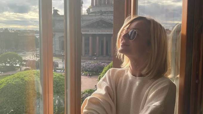 Полина Гагарина - Дмитрий Исхаков - Полина Гагарина уехала в Петербург на фоне слухов о разводе - piter.tv - Санкт-Петербург - Петербург