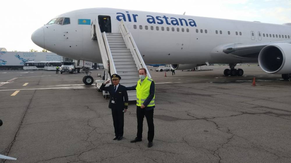 Air Astana проводила на заслуженный отдых экс-пилота Елбасы - zakon.kz - Казахстан - Лондон - Алма-Ата - Astana