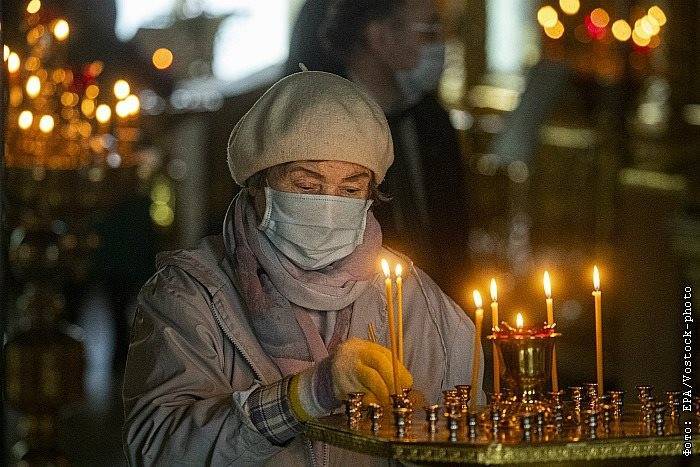 митрополит Иларион - РПЦ будет пускать в храмы только прихожан в масках - interfax.ru - Москва - Россия - Санкт-Петербург