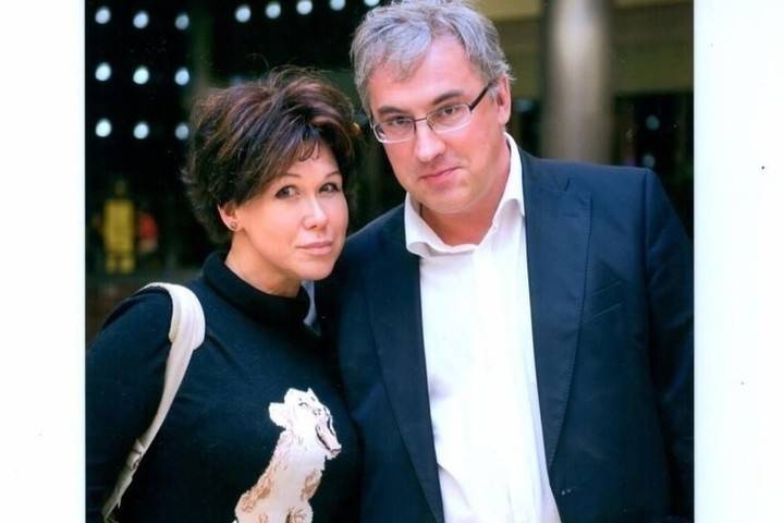 Андрей Норкин - Андрей Норкин опубликовал фото с похорон жены Юлии - mk.ru
