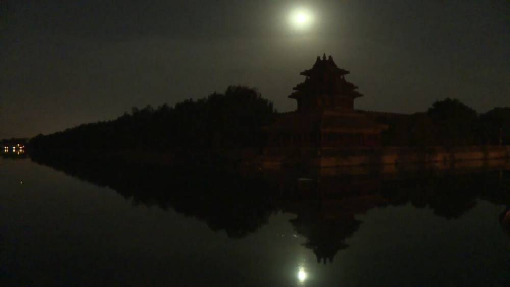 Китайцы увидели клубничное лунное затмение. - riafan.ru - Россия - Австралия - Пекина