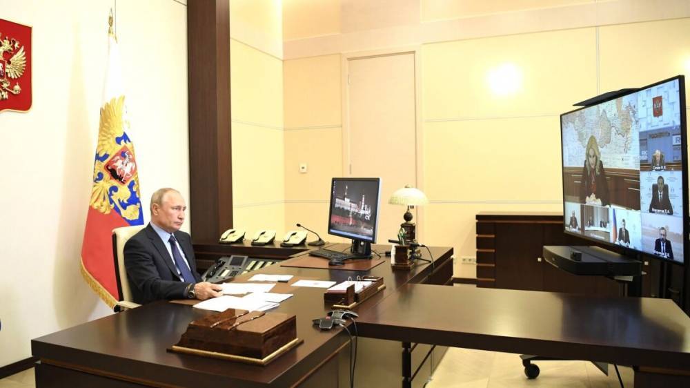 Владимир Путин - Алексей Цыденов - Путин поправил «потерявшего» 400 млн рублей главу Бурятии - riafan.ru - Москва - Россия - Улан-Удэ - респ.Бурятия