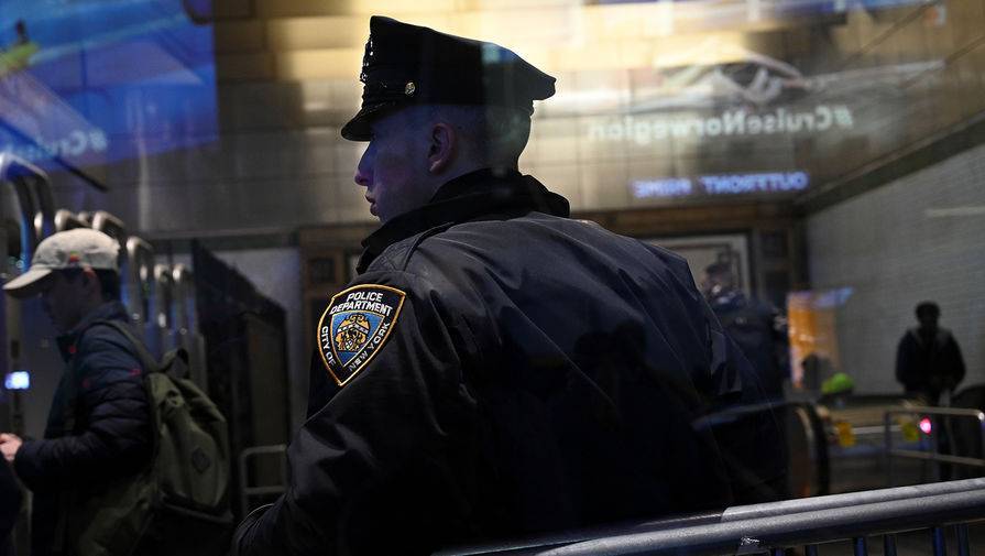 WSJ: ФБР увидела признаки терракта в нападении на полицейского в Нью-Йорке - gazeta.ru - Нью-Йорк - Нью-Йорк
