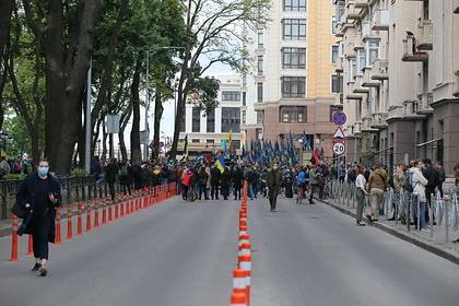 Владимир Зеленский - Петр Порошенко - Джордж Сорос - Елена Лукаш - Зеленского обвинили в обмане избирателей - lenta.ru - США - Украина