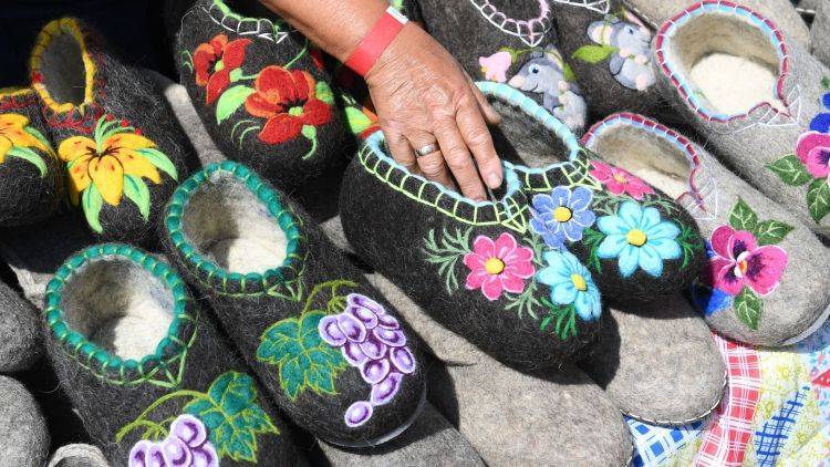 Gucci выпустил в продажу "бабушкины тапки" за пол тысячи рублей - crimea.ria.ru - Крым - Симферополь