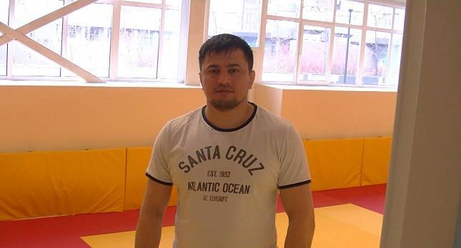 Николай Валуев - Таджикский дзюдоист Расул Бокиев помог детям в рамках акции "Спасибо вам" - dialog.tj - Россия - Таджикистан - Брянск