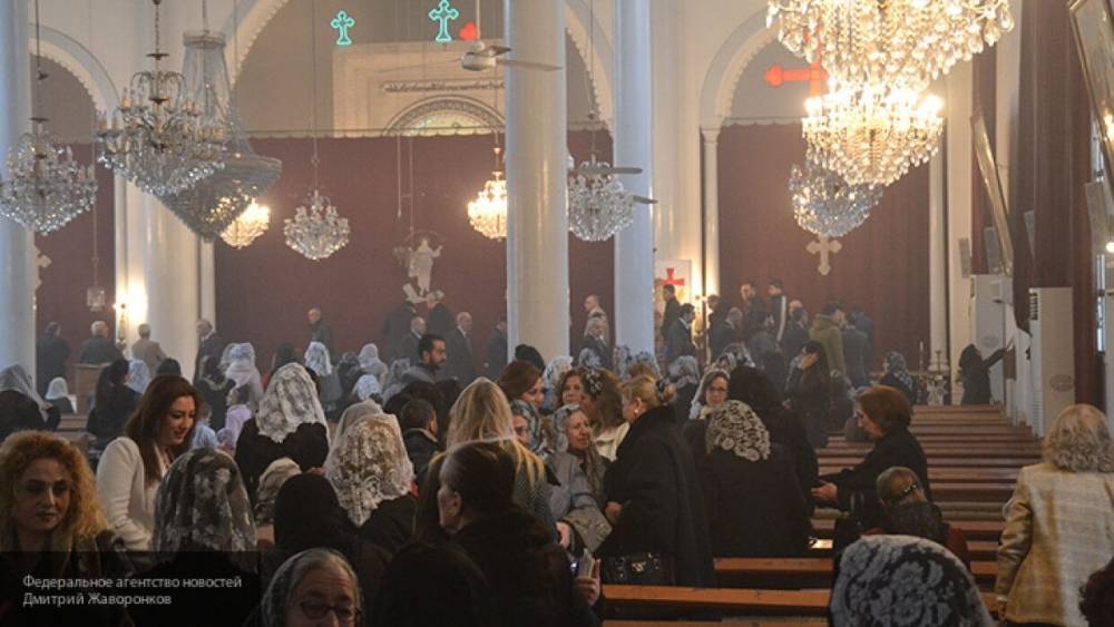 Верующие христиане празднуют День Святой Троицы - polit.info - Россия