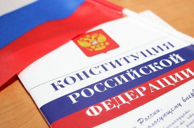 Главред «Литературной газеты» отметил важность поправок в Конституцию РФ - aif.ru - Москва - Россия