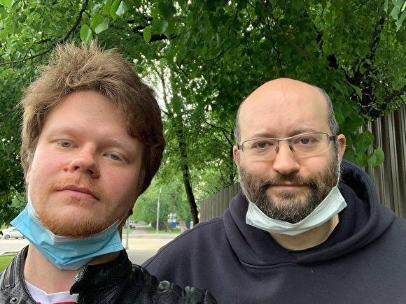 Илья Азар - Владимир Воронцов - Журналист Илья Азар вышел из спецприемника после 10 суток ареста за пикет у здания МВД - newsland.com - Москва - Россия - Тверь
