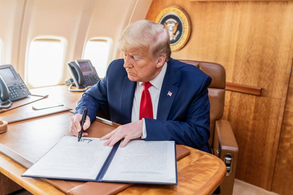 Дональд Трамп - Вильям Де-Блазио - Donald J.Trump - Трамп отдал приказ о выводе нацгвардии из Вашингтона - vm.ru - США - Вашингтон - Нью-Йорк - Washington - Нью-Йорк - Протесты