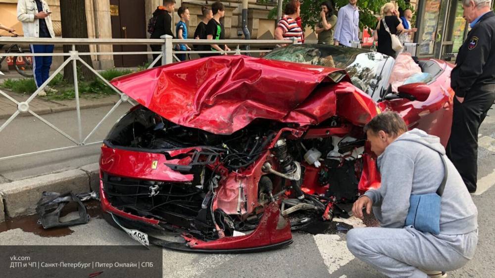 Мария Базарева - Момент аварии с участием красного Ferrari попал на камеры слежения в Петербурге - nation-news.ru - Санкт-Петербург - с. Видео