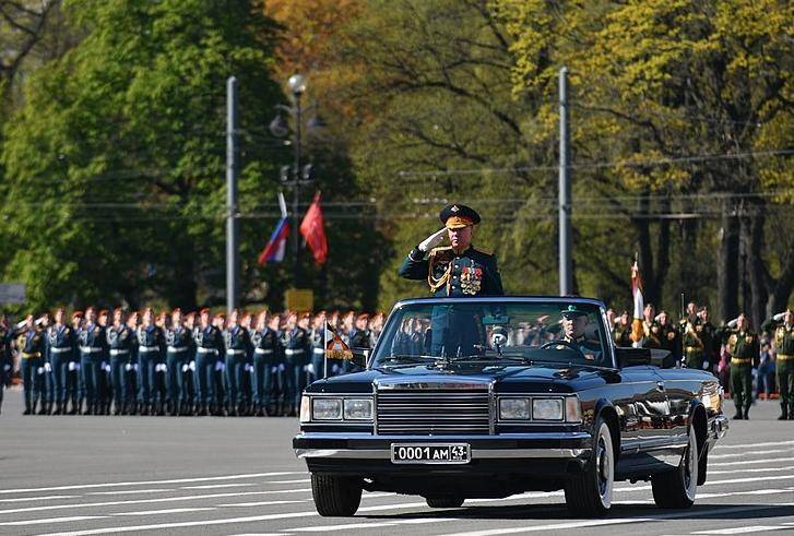 Военнослужащие ЗВО каждый день репетируют парад Победы в Петербурге - actualnews.org - Россия - Ленинградская обл. - Санкт-Петербург