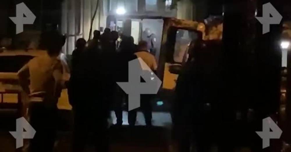 Дмитрий Павлов - Стрелявший по людям с балкона в Москве задержан - ren.tv - Москва