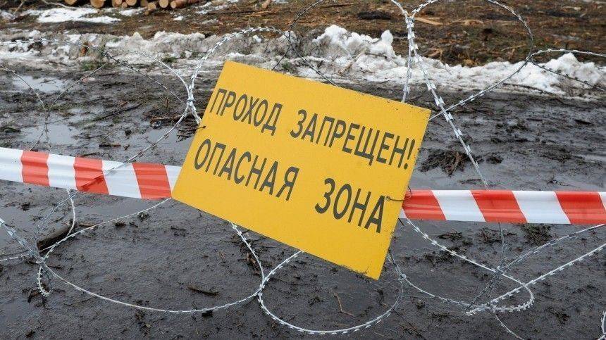 Загадочные дыры в земле глубиной до 10 метров нашли в селе в Забайкалье - 5-tv.ru - Забайкальский край - Чита
