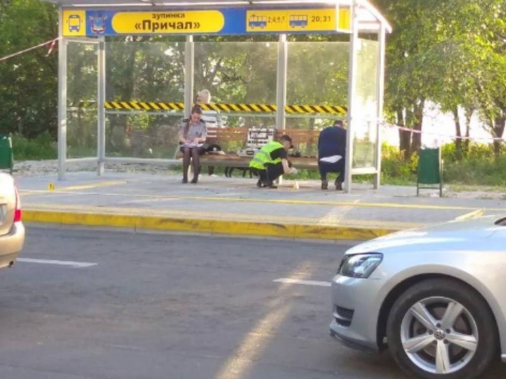 На остановке в Николаеве произошла стрельба: ранение получили двое мужчин - 24news.com.ua