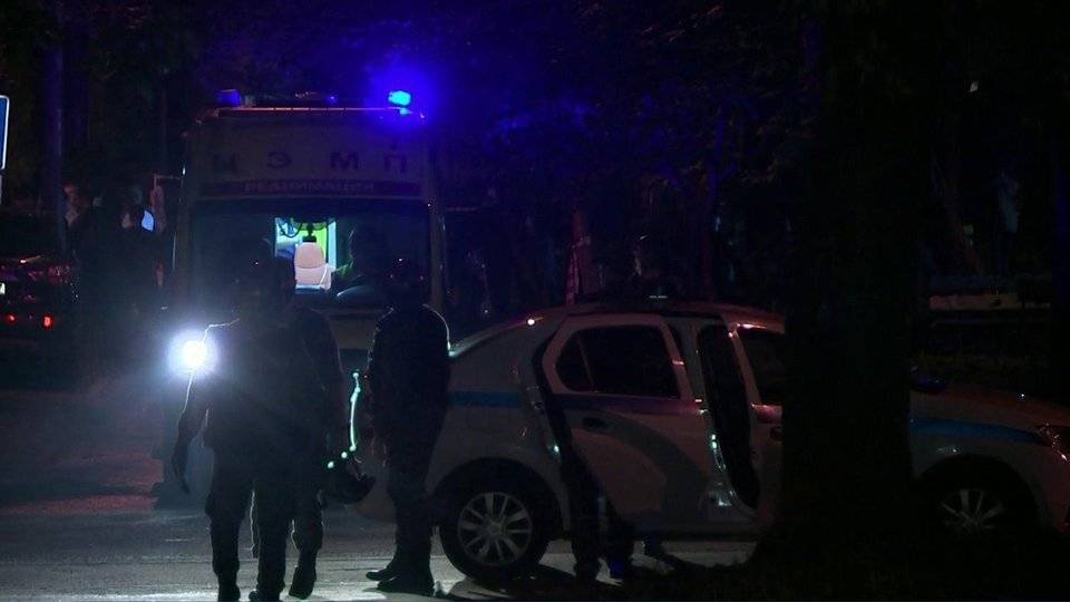 Спецназ взял штурмом квартиру на юго-западе Москвы, житель которой устроил стрельбу по прохожим - 1tv.ru - Москва