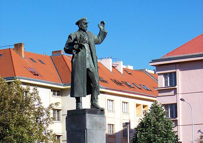 Прага-6 вновь открыла памятник Коневу - vinegret.cz - Чехия - Прага