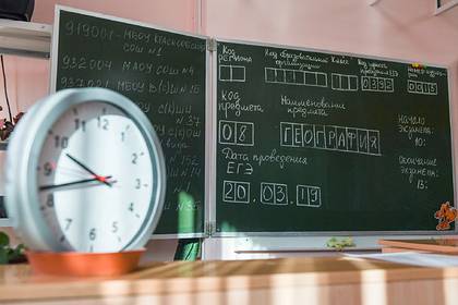 Российских выпускников предупредили о мошенниках на сайтах с ЕГЭ - lenta.ru
