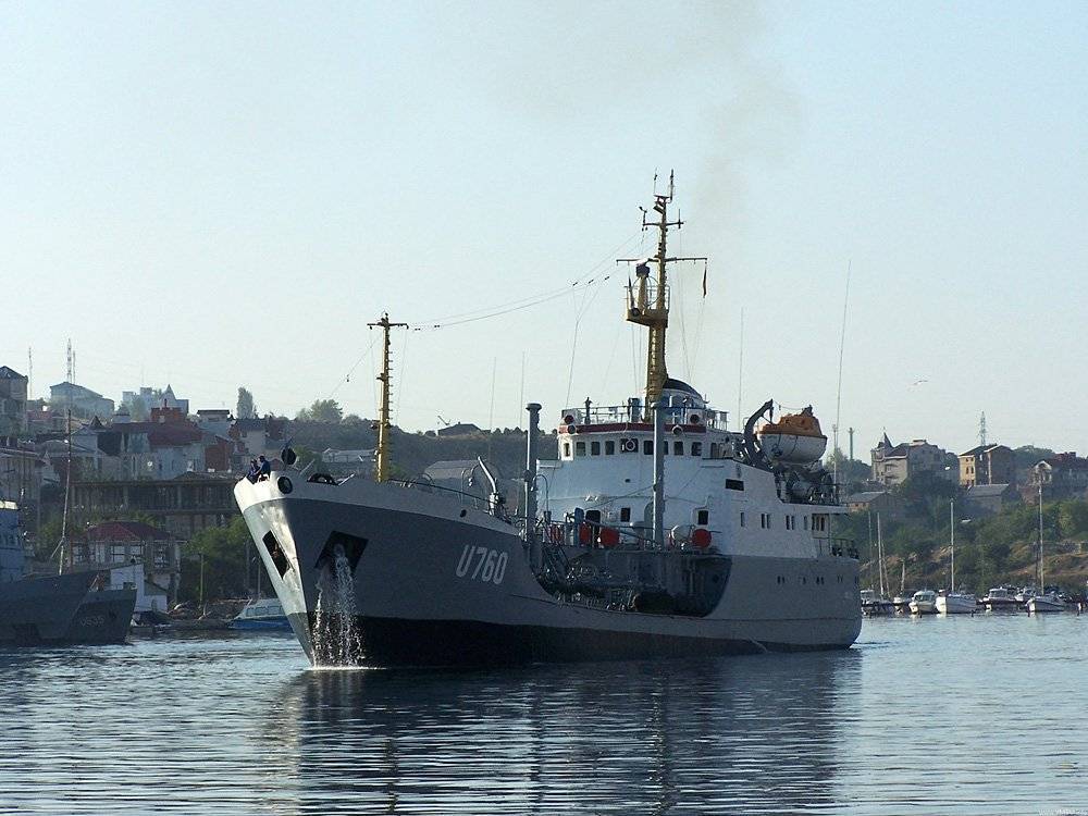 В Очакове затонул бывший корабль ВМС Украины - news-front.info - Украина - Очаков