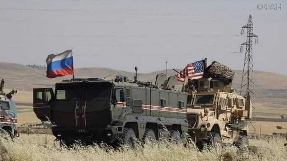 Российские военные в Сирии показали мастер-класс по уходу от блокировки служащими США - riafan.ru - Россия - США - Сирия - Дамаск