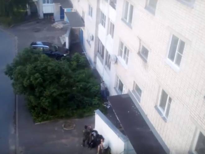 Саровские подростки решили пострелять из оружия во дворе жилого дома - vgoroden.ru - Москва - Богородск
