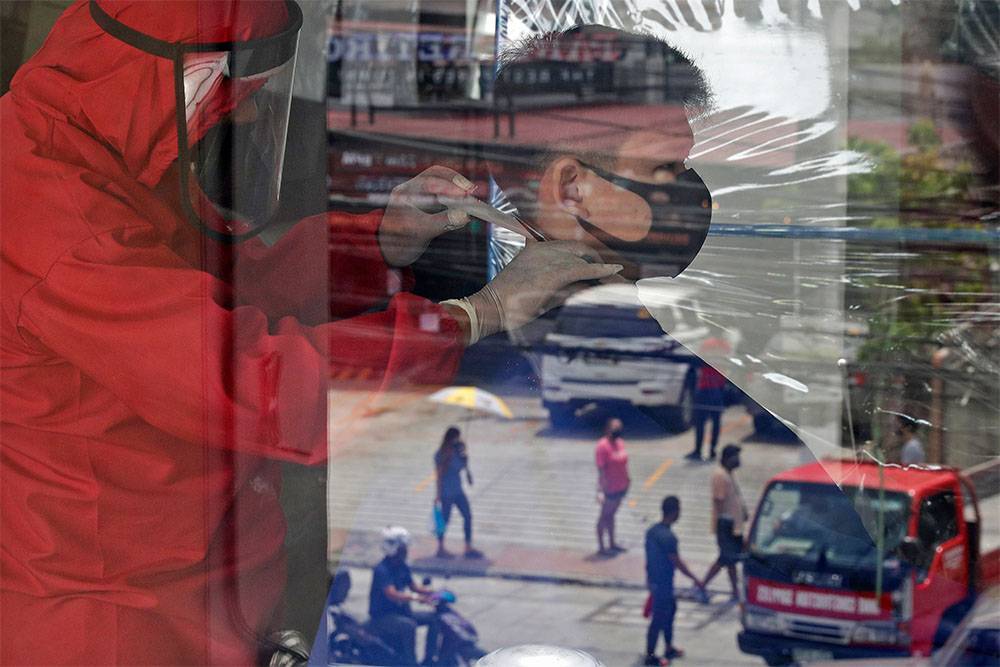 Число зараженных коронавирусом в мире превысило семь миллионов человек - rtvi.com - Россия - США - Англия - Бразилия - Индия