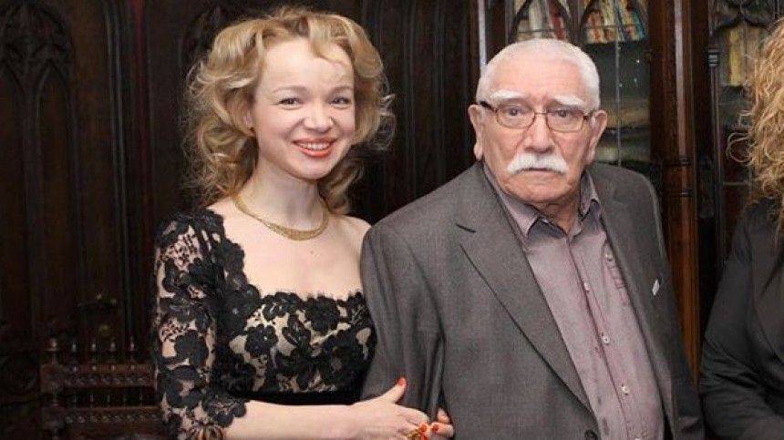 Армен Джигарханян - Виталина Цымбалюк-Романовская - «Как минимум третий инсульт»: Цымбалюк-Романовская о состоянии Джигарханяна - 5-tv.ru