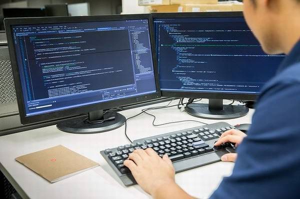 В США массово сокращают ИТ-специалистов - cnews.ru - Россия - США