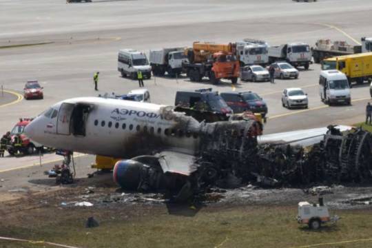 Денис Евдокимов - ssj100 - Защита пилота загоревшегося в Шереметьево SSJ100 рассказала о дальнейших планах - versia.ru - Москва