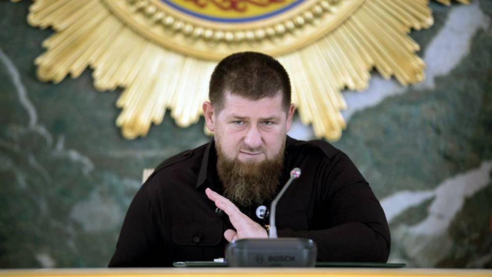 Фонд Кадырова раздал деньги на выкуп 207 невест в Чечне - svoboda.org - респ. Чечня