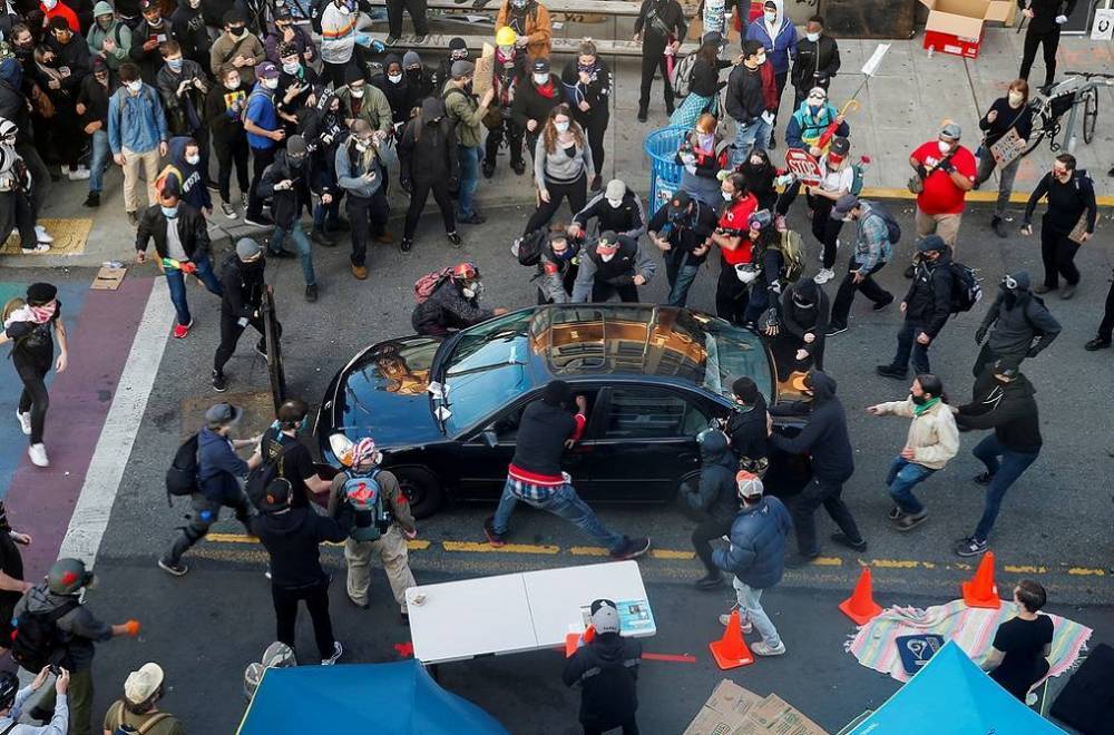 Толпу протестующих в Сиэтле протаранил водитель авто и открыл стрельбу - anna-news.info - США - Украина - Киев - штат Вашингтон - Seattle - Геополитика