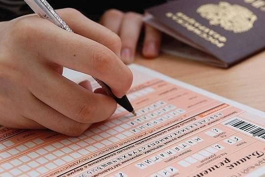 Российских выпускников предостерегли от попыток найти правильные ответы на ЕГЭ в интернете - versia.ru