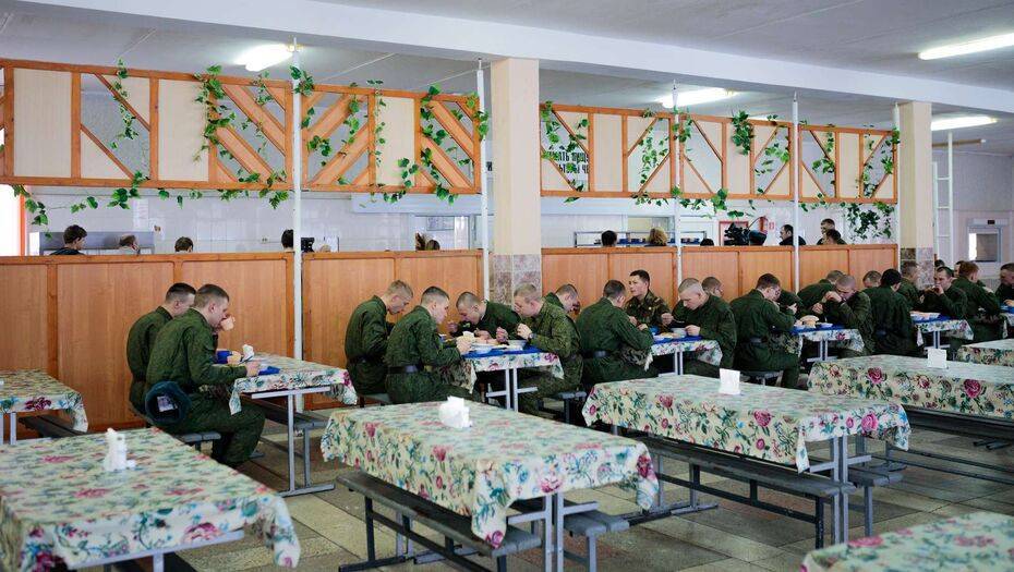 Более 10 млрд тенге в год платит Минобороны частным компаниям за питание солдат - informburo.kz - Казахстан