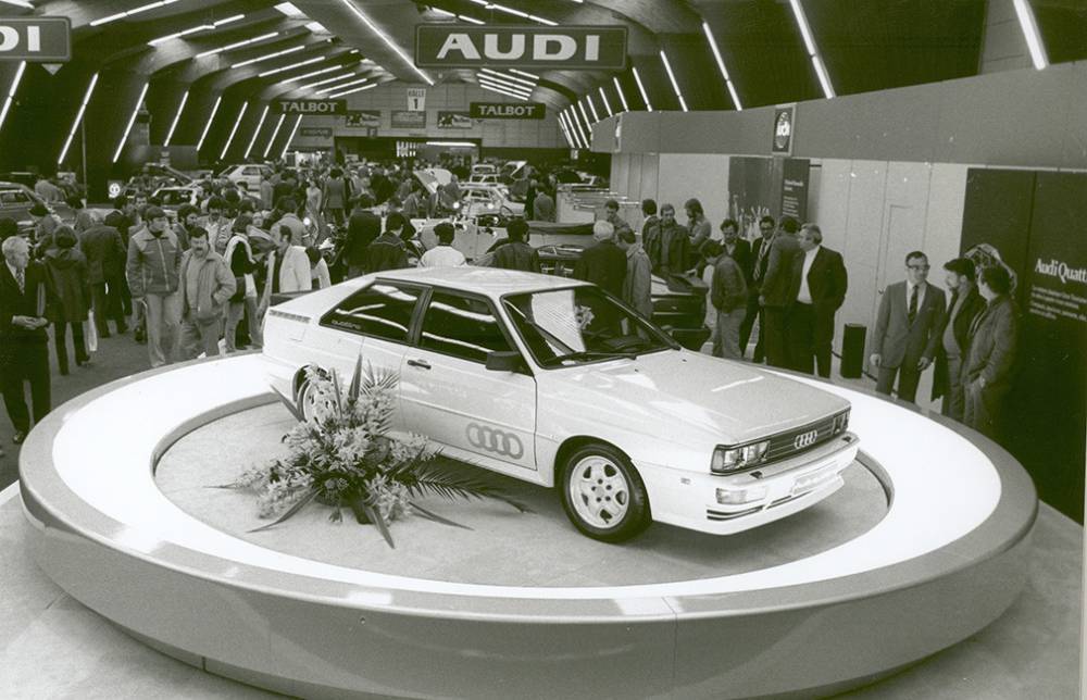Седан Audi 100 заехал на горнолыжный трамплин. Фотофакт - autonews.ru - Финляндия