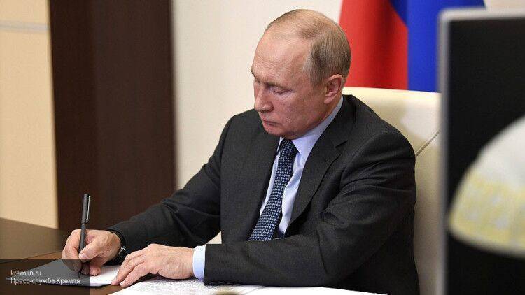 Владимир Путин - Олег Никитин - Путин подписал закон о возможности расторжения аренды без возмещения убытков для МСП - nation-news.ru - Россия