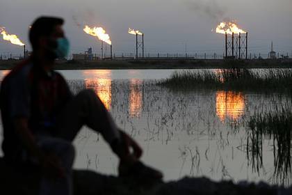 Саудовская Аравия решила увеличить добычу нефти - lenta.ru - Саудовская Аравия - Эмираты - Кувейт