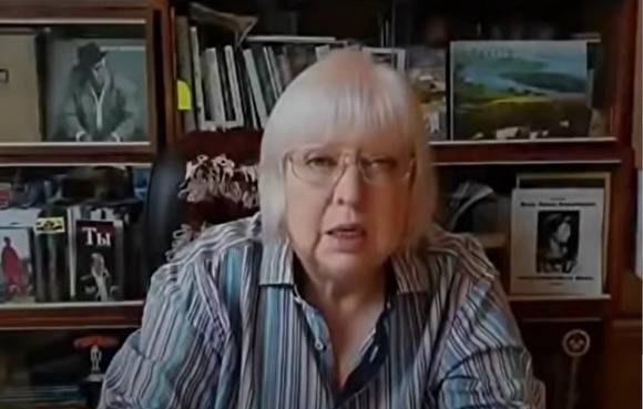 Александр Розенбаум - Светлана Крючкова - Народные артисты попросили Путина отклонить закон о едином регистре. Путин его подписал - znak.com - РСФСР