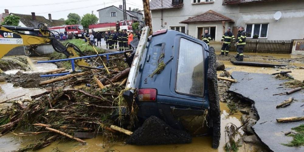 В Чехии из-за ливня затопило несколько сел: погибла женщина – фото, видео - 24tv.ua - Чехия - Полтава