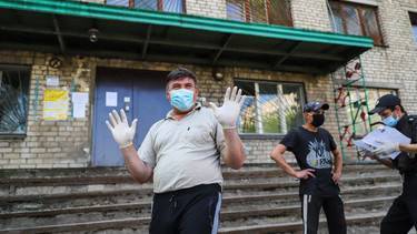 В Орле медики болеют коронавирусом, а горожане празднуют окончание карантина - newsland.com